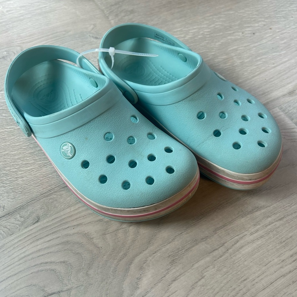 VGUC Teal crocs women’s 7